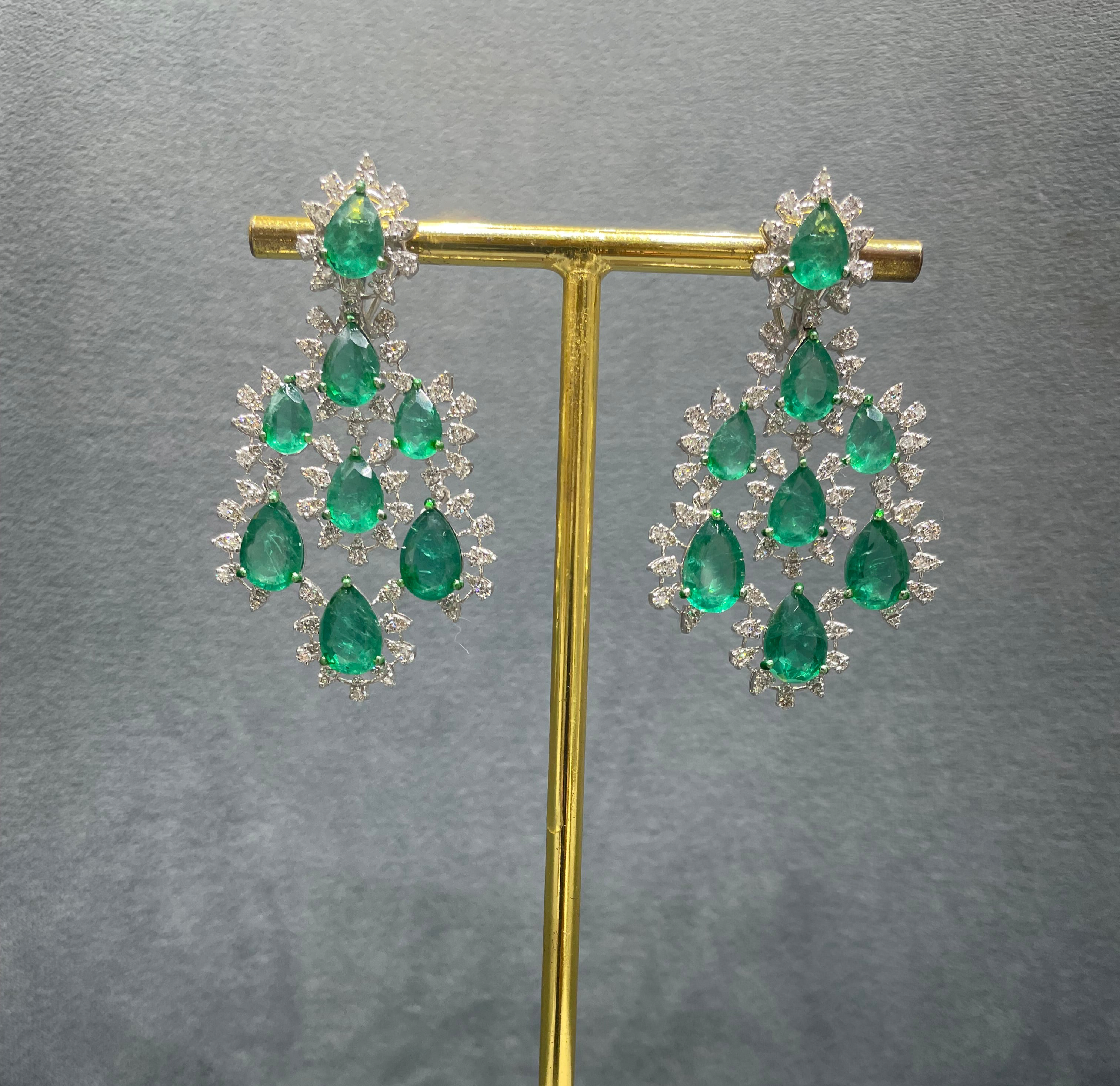 Emerald Cascade Diamond earring