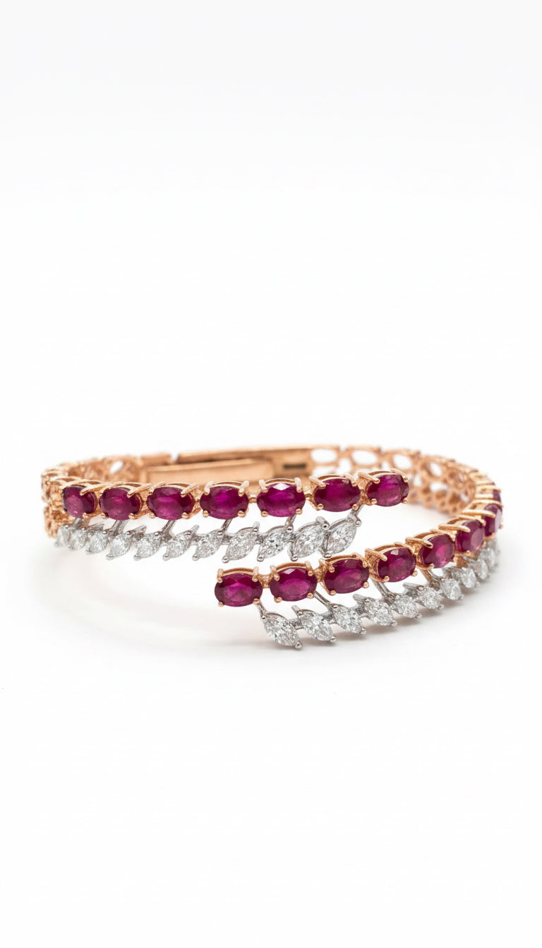 Emerald Embrace
Bracelet