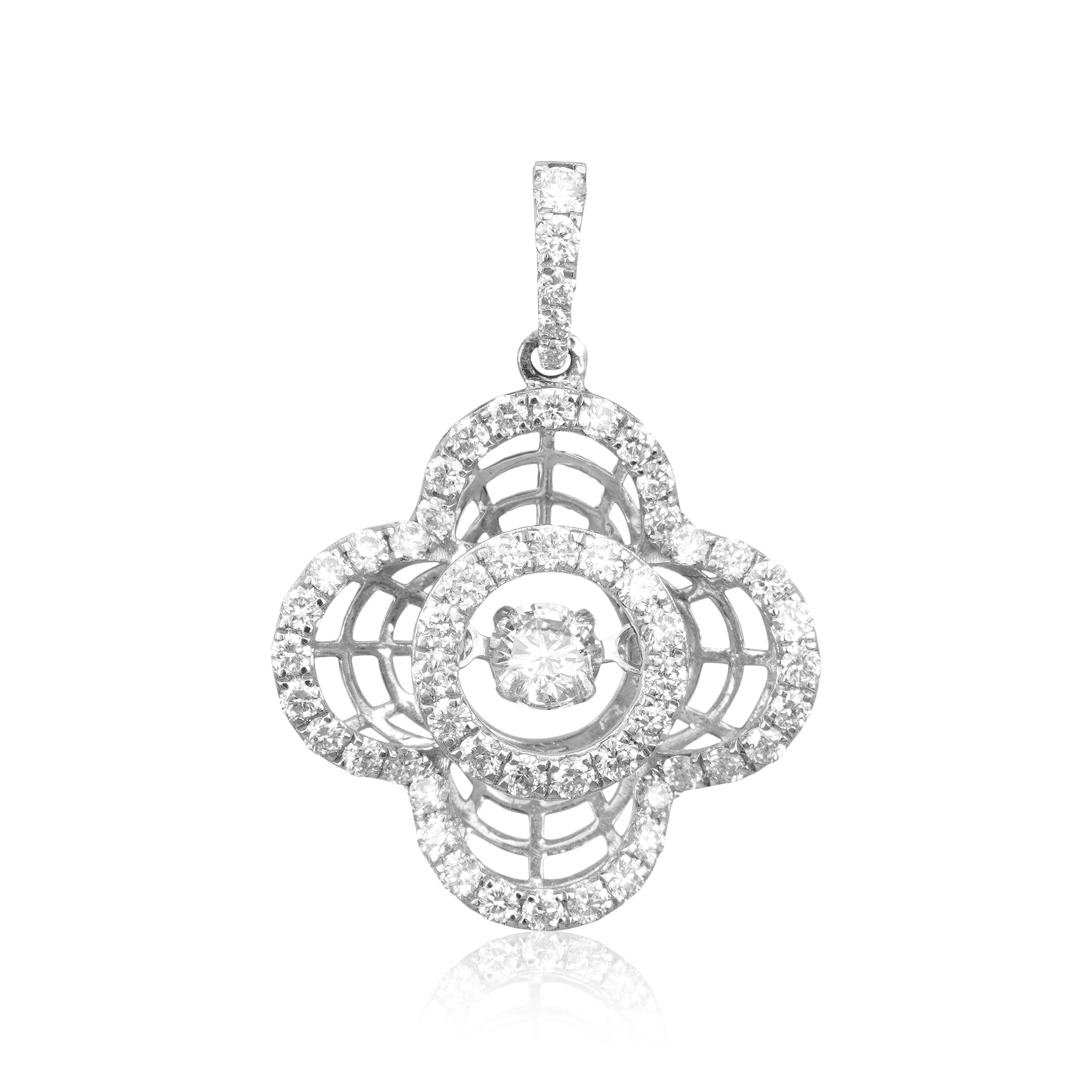 Chic Clover diamond pendant